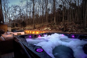 Bañera de hidromasaje al aire libre