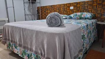 1 camera, una scrivania, ferro/asse da stiro, Wi-Fi gratuito