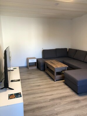 Smart TV, video games