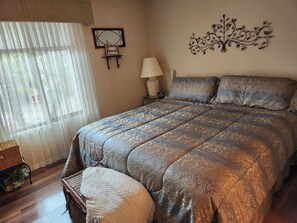 2 habitaciones, tabla de planchar con plancha, wifi y ropa de cama