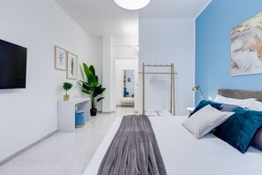 2 bedrooms, desk, iron/ironing board, travel cot - BDC - Blue Nrg! 2-BDR free parking (Rome)