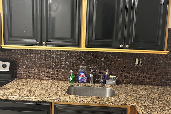 Microondas, horno, placa de cocina, lavavajillas