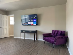 Interior - Bright 5-Bed Canyon Maple Retreat with Pool Table Near JW Marriott (San Antonio)