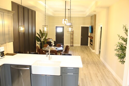 Brand New 3 bedrooms, 2 baths, 2 car garage home in Palm Coast 14 min. to Beach