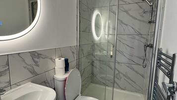 House | Bathroom | Shower, towels