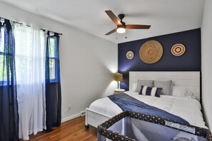 4 bedrooms, desk, iron/ironing board, travel cot