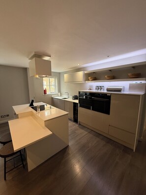 Fridge, oven, stovetop, dishwasher - Charming Flat in the Heart of Oxford (Oxford)