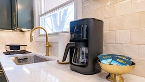 茶具/咖啡用具、冰箱、微波炉、烤箱