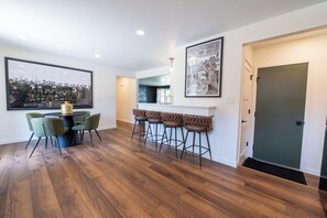 Bar (in der Unterkunft)