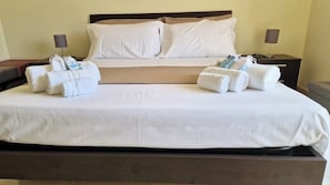 2 bedrooms, desk, iron/ironing board, travel crib