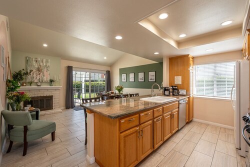 Huge Backyard, Near Disney, Family Friendly, Quiet Neighborhood