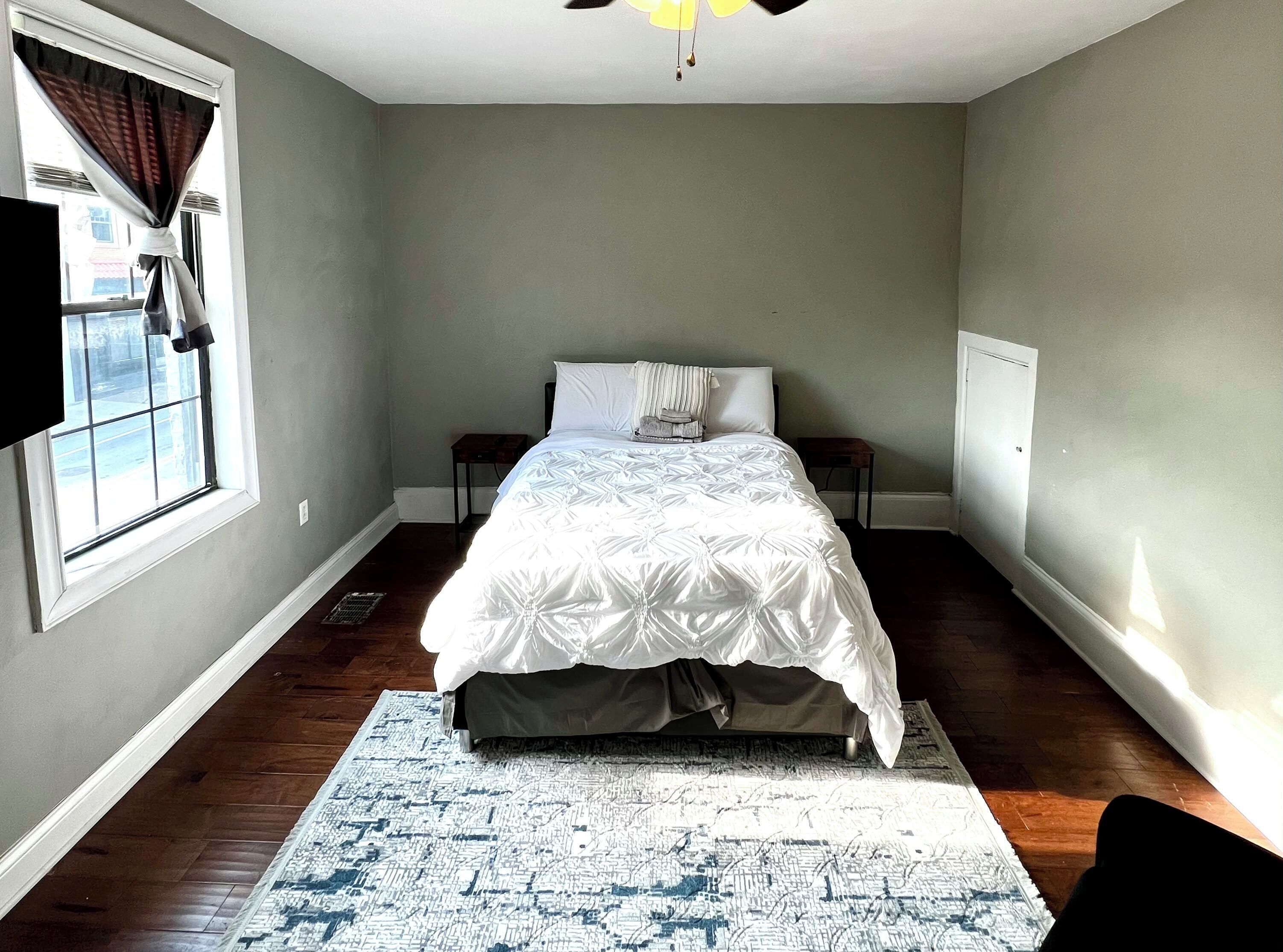 1 bedroom, desk, iron/ironing board, WiFi