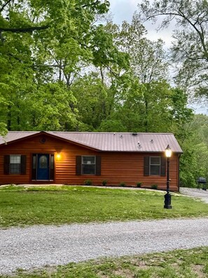 Exterior - 3BR / 4BA Cabin - Sleeps 8 - Large Deck, Fireplace, Hot Tub, & Shawnee Forest! (Cobden)
