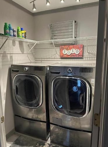 Charming 3-bedroom house in Winston-Salem with AC, WiFi