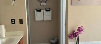 Charming 3-bedroom house in Winston-Salem with AC, WiFi
