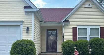 Charming 3-bedroom house in Winston-Salem with AC, WiFi