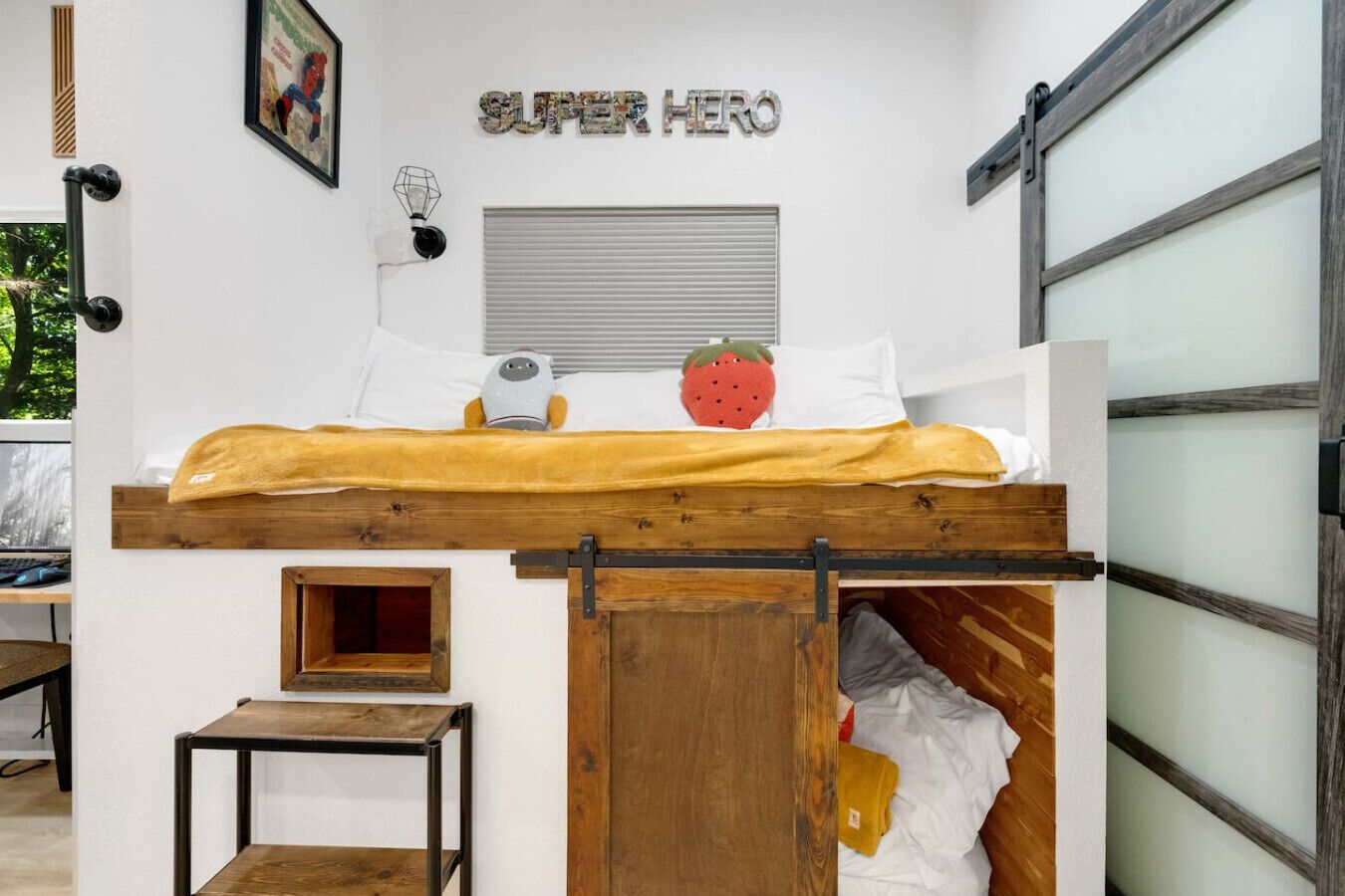 3 camere, una scrivania, ferro/asse da stiro, Wi-Fi gratuito