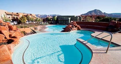 Cozy Sedona resort with beautiful views! Come relax at the Sedona Summit!