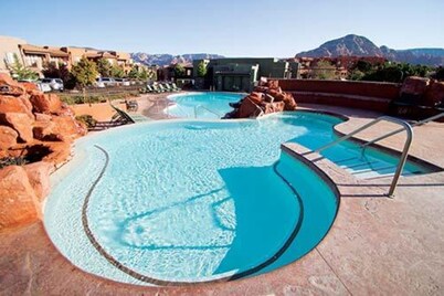 Cozy Sedona resort with beautiful views! Come relax at the Sedona Summit!