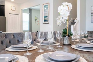 Dining - 6-Bedroom Retreat in Champions Gate (Four Corners)