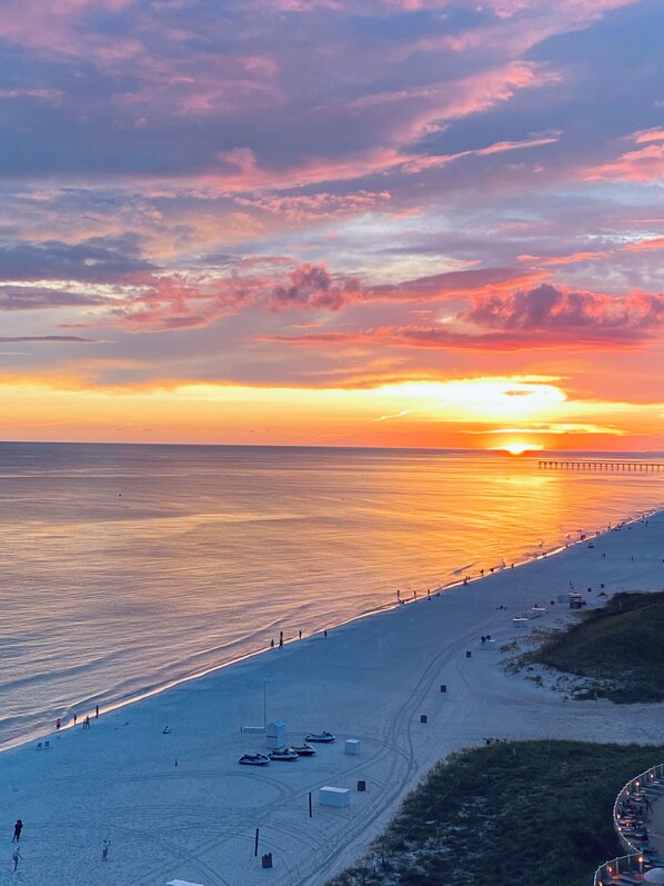 Beach towels - Spectacular views from 12th Floor Emerald Beach Resort with Starbucks on site! (Panama City Beach)