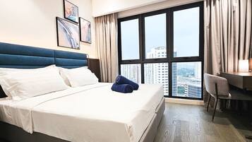 1 bedroom, desk, iron/ironing board, WiFi