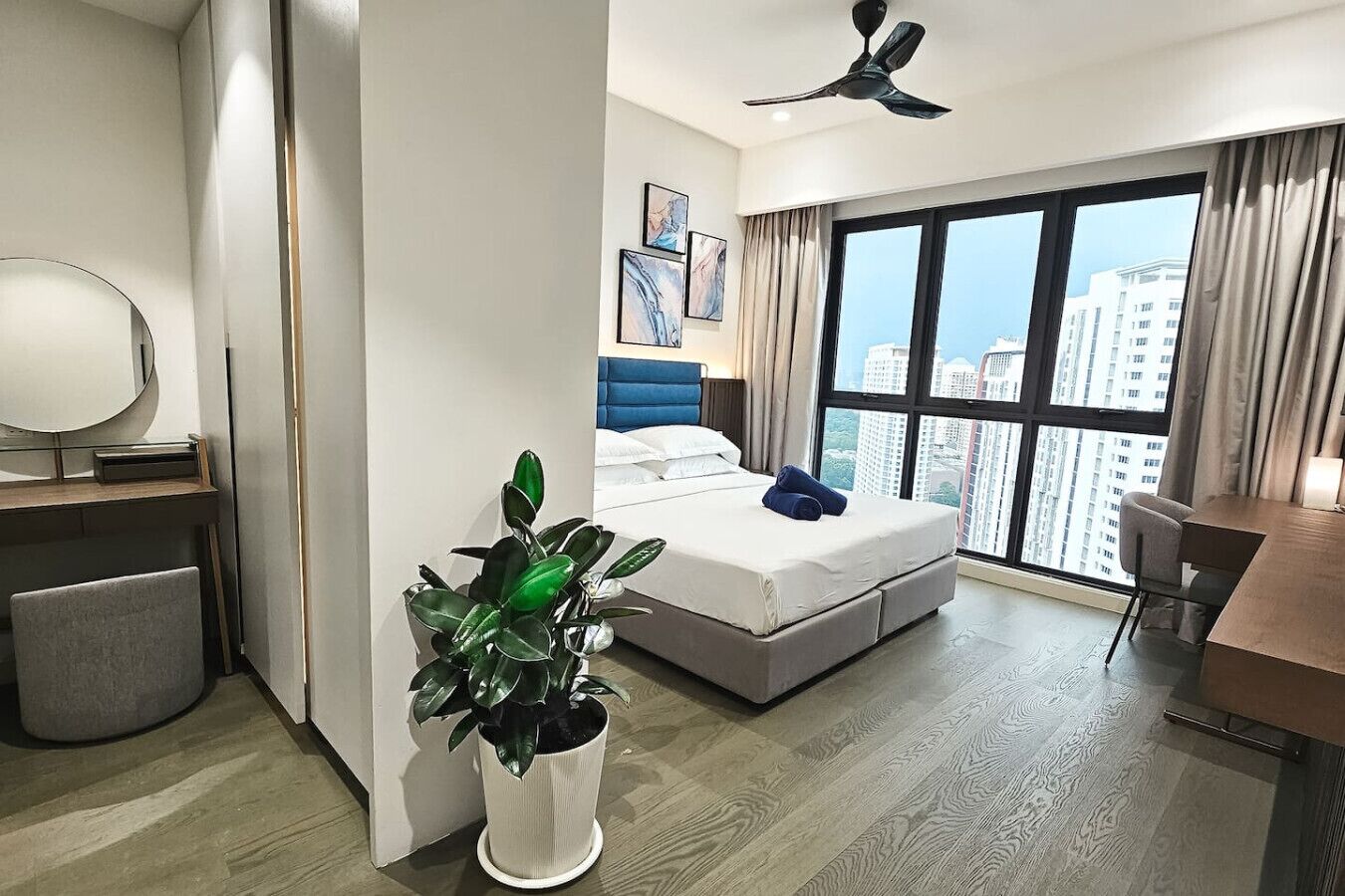 1 bedroom, desk, iron/ironing board, WiFi