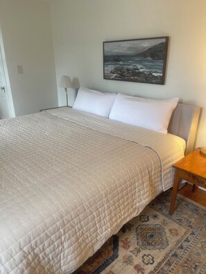 3 chambres, fer et planche à repasser, Wi-Fi, draps fournis