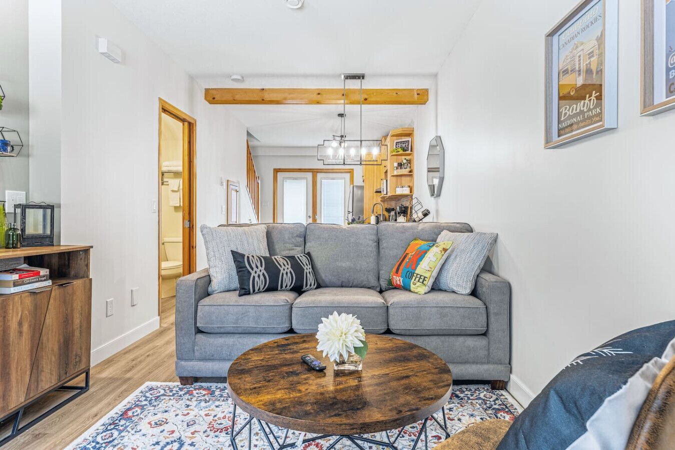 Televisión y chimenea 