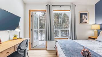 3 chambres, bureau, fer et planche Ă repasser, lit parapluie