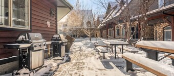 Mystic 2BR Canmore Retreat w/ Pool, Hot Tub + BBQ