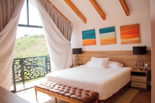 3 bedrooms, in-room safe, desk, iron/ironing board