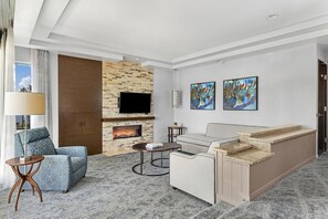 Smart TV, fireplace, ping pong