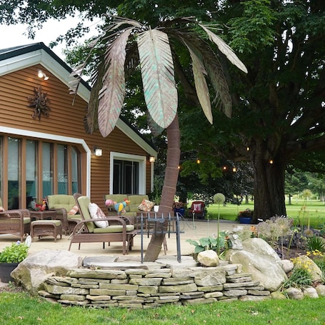 Terrace/patio. Charming bed & breakfast in Franklinville 2 bedrooms Hunter Hill Farm
