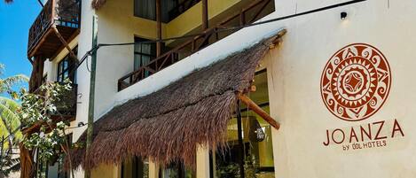 Façana frontal de l'allotjament