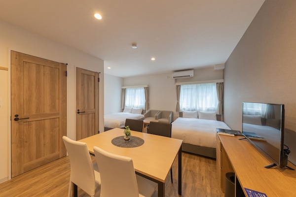 Deluxe-værelse med 2 enkeltsenge - ikke-ryger | Dundyner, gratis Wi-Fi, sengetøj