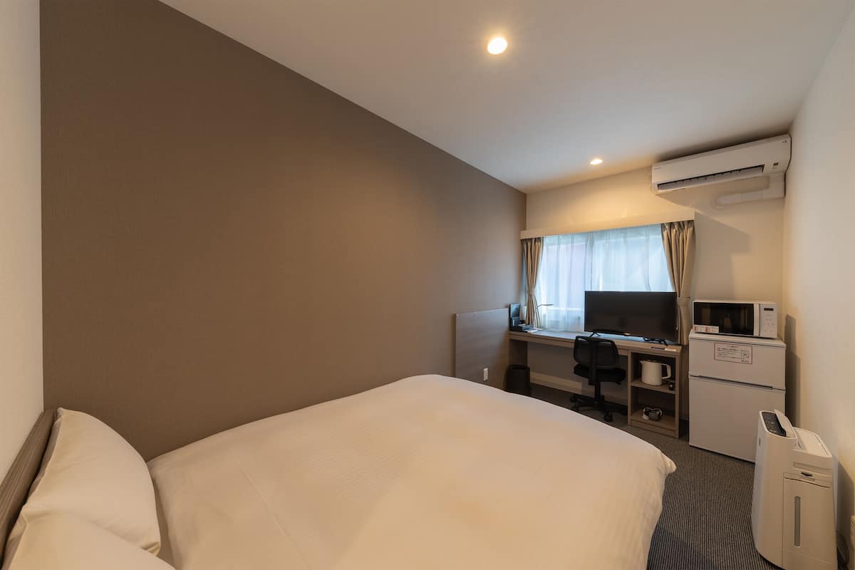Down duvets, free WiFi, bed sheets