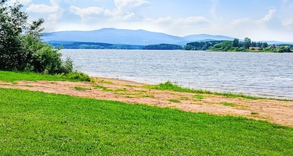 Lakeview Luxury Lodge & Garden by Interhome