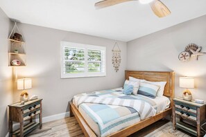 4 Schlafzimmer, Schreibtisch, Bügeleisen/Bügelbrett, Reisekinderbett