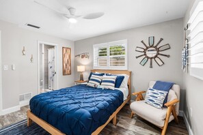 4 Schlafzimmer, Schreibtisch, Bügeleisen/Bügelbrett, Reisekinderbett