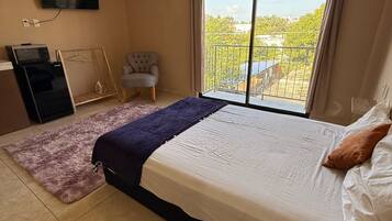 1 bedroom, iron/ironing board, WiFi, bed sheets