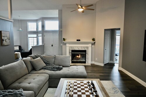 Stunning Ranch Home in Walkable Gorgeous Happy Valley Neighborhood