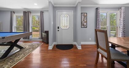 Classy Cozy Close to everything Spacious 4-bedroom house in marvelous Greensboro