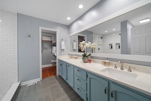 Classy Cozy Close to everything Spacious 4-bedroom house in marvelous Greensboro