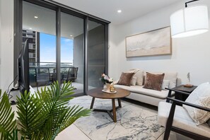 TV, offices - Brisbane CBD Stay in Casino Royale BNE (Brisbane City)