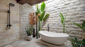 Villa, Pool View | Bathroom | Free toiletries, hair dryer, towels, soap - Villa Dreamer by Villa Finder (Seminyak)