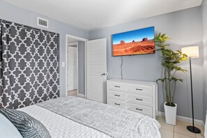 2 makuuhuonetta, silitysrauta/-lauta, Wi-Fi, vuodevaatteet