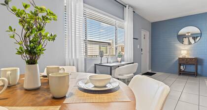 Pet-Friendly Apartment with Pool & Fitness Center, Near Tempe and Scottsdale