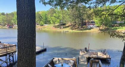 Renovated house directly on Lake Wateree with dock-swim, boat, fish, kayak, tube