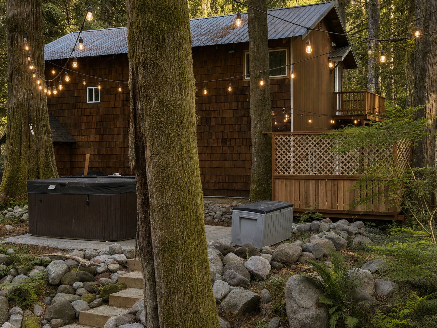 Outdoor spa tub